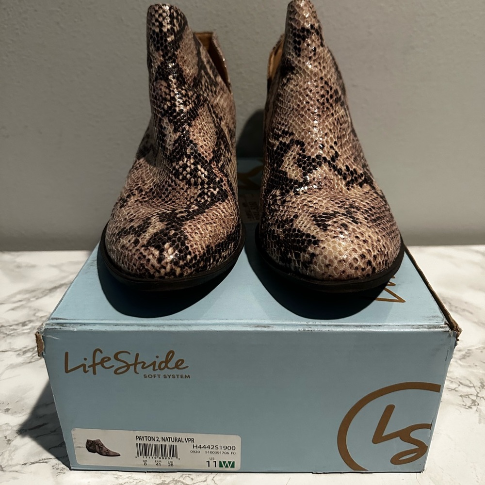 EUC Life Stride Payton 2 Ankle Bootie in 11 Wide Width.